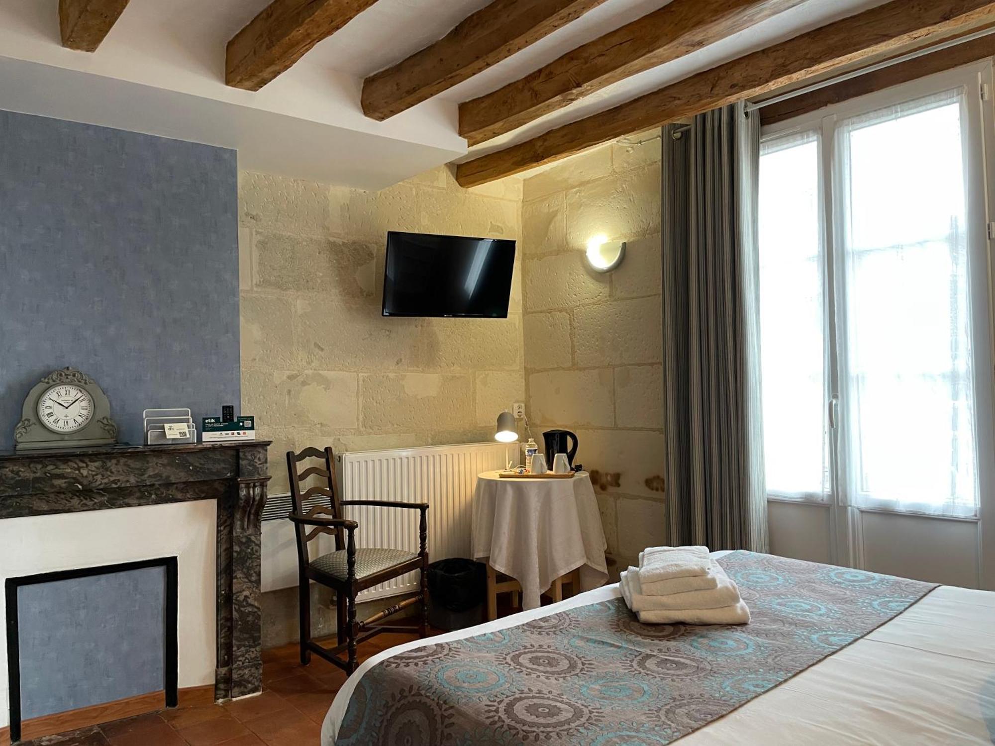 Logis Auberge Le Colombien - Hotel Et Restaurant Villandry Luaran gambar