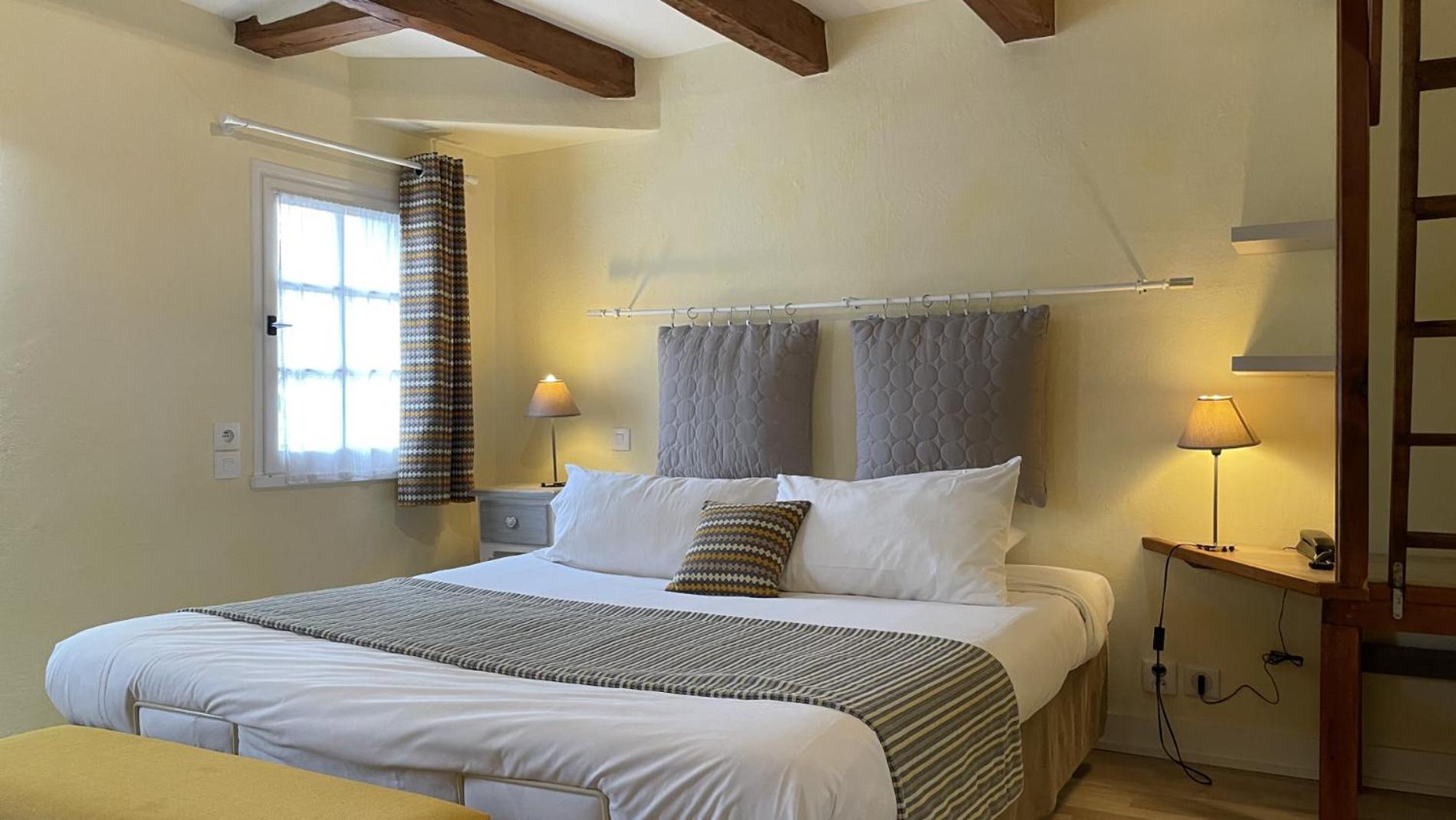 Logis Auberge Le Colombien - Hotel Et Restaurant Villandry Luaran gambar