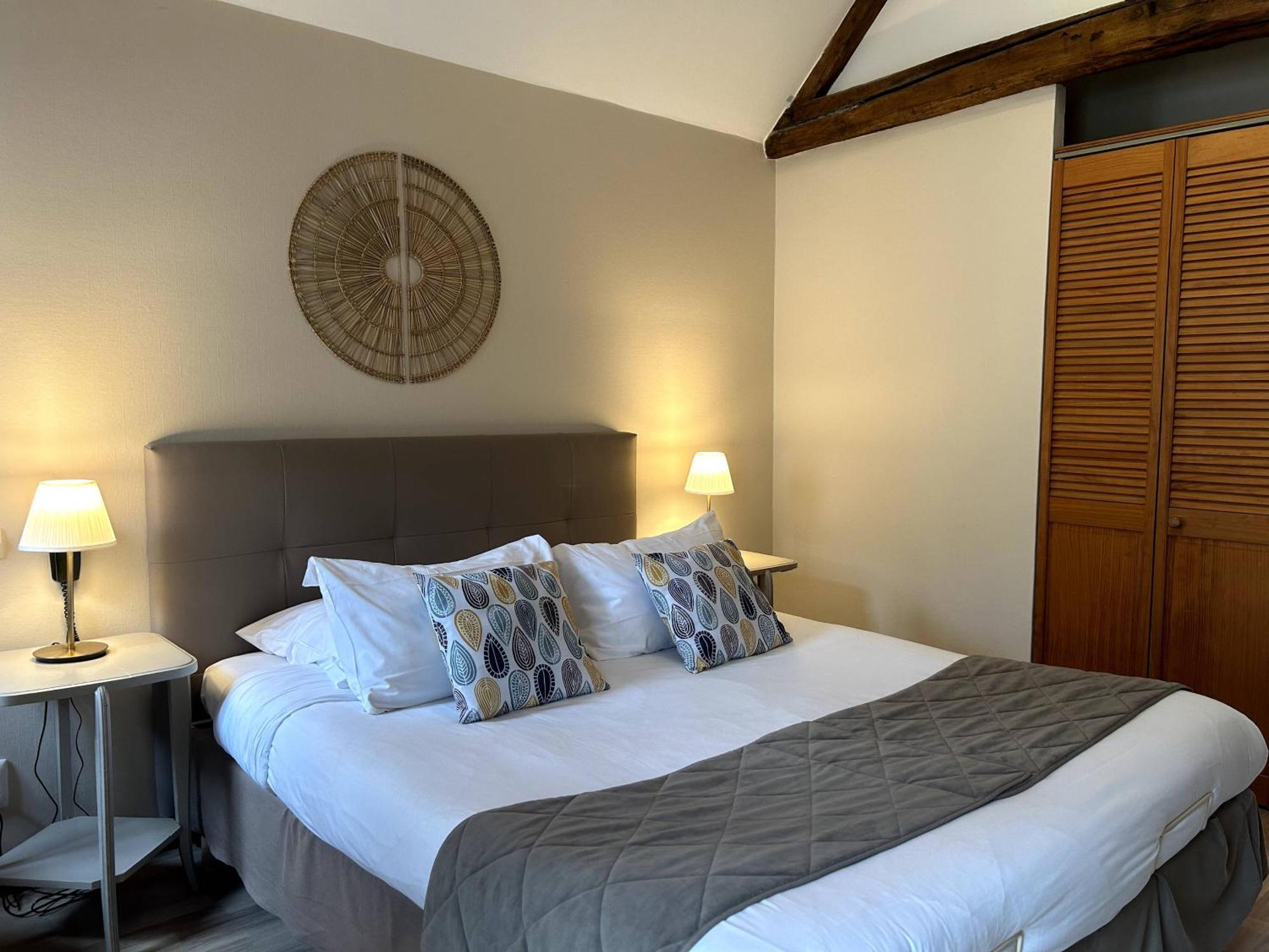 Logis Auberge Le Colombien - Hotel Et Restaurant Villandry Luaran gambar