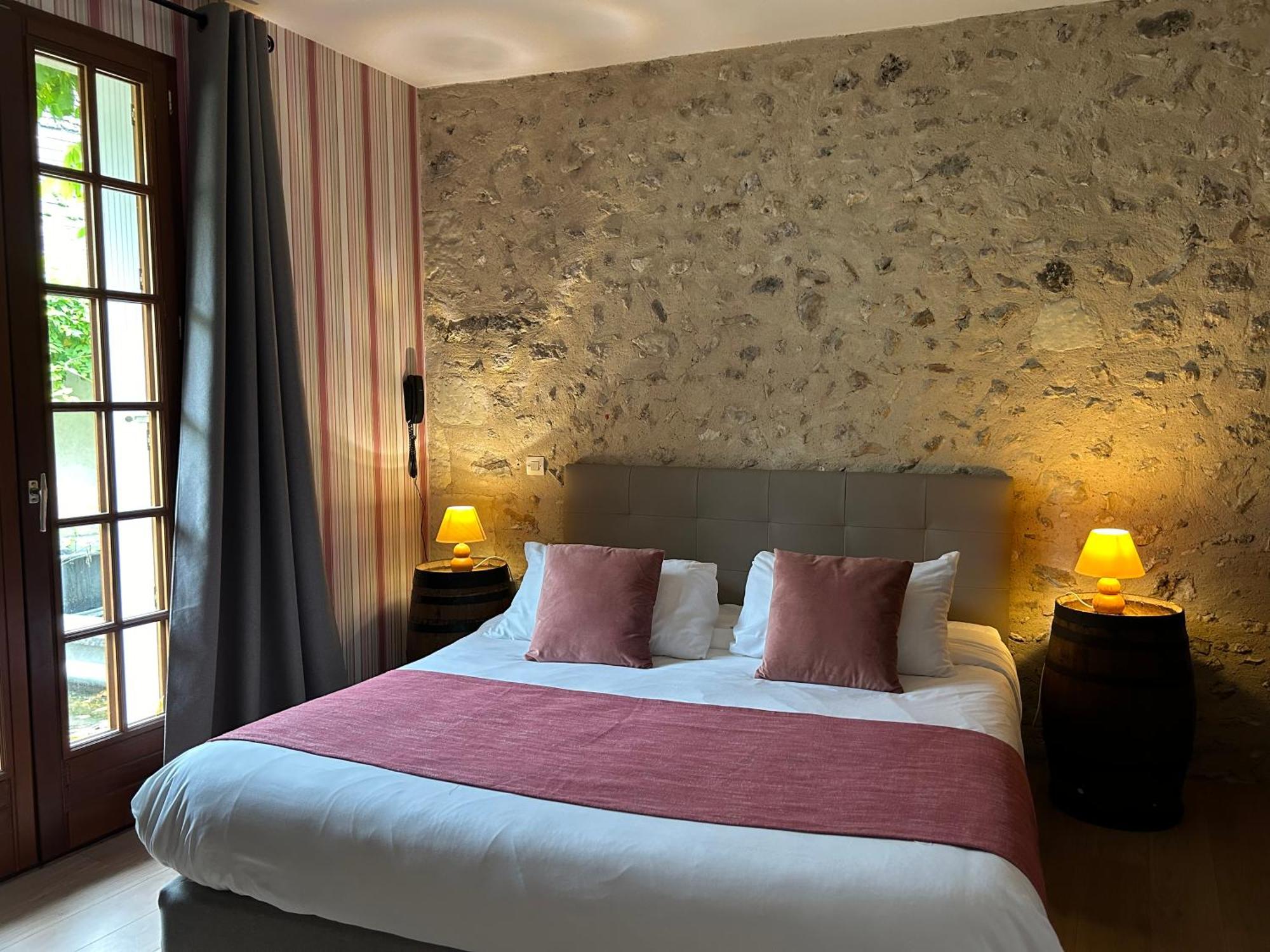 Logis Auberge Le Colombien - Hotel Et Restaurant Villandry Luaran gambar