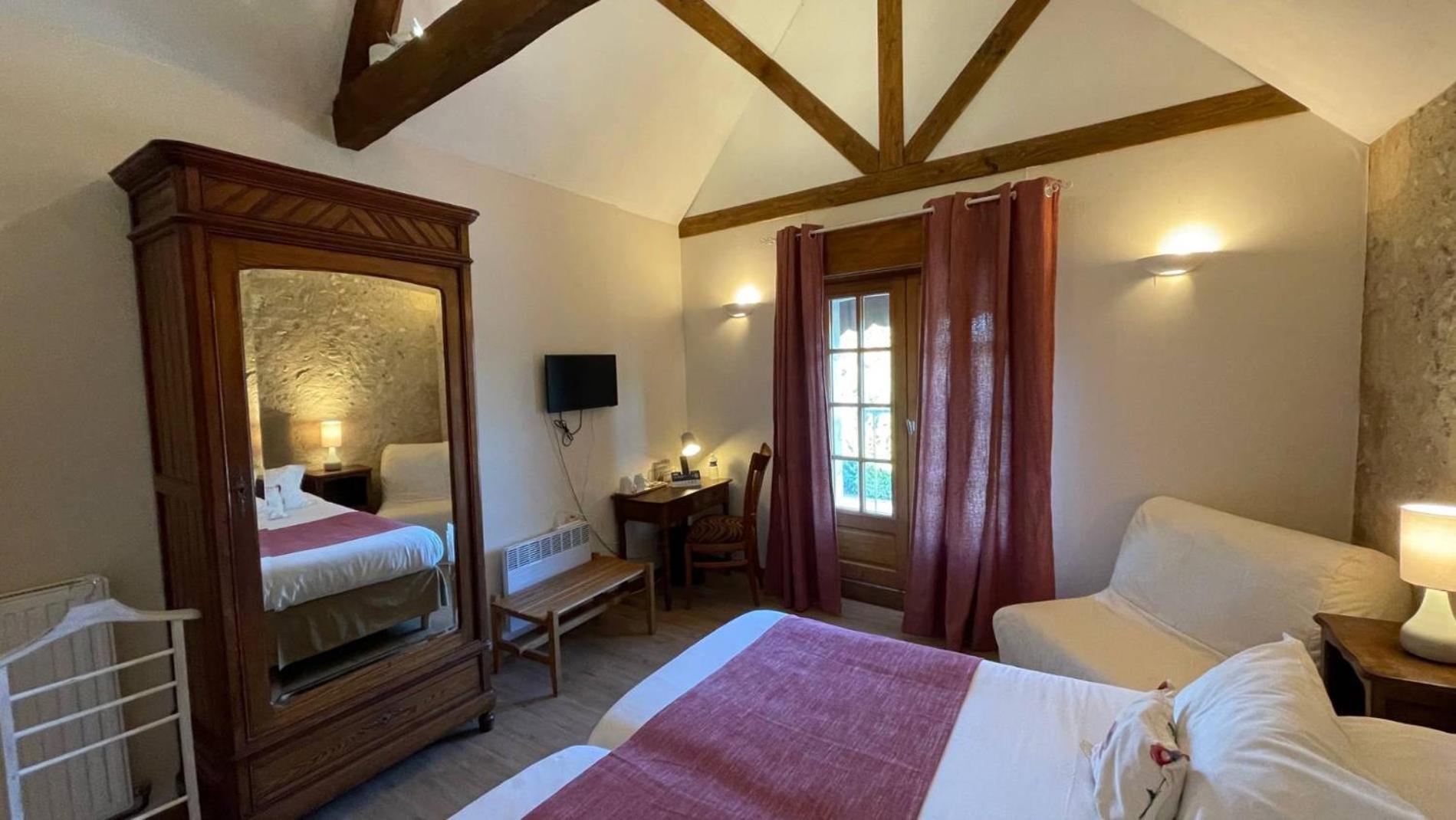 Logis Auberge Le Colombien - Hotel Et Restaurant Villandry Luaran gambar