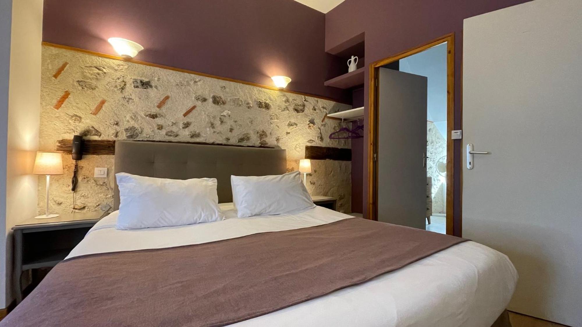 Logis Auberge Le Colombien - Hotel Et Restaurant Villandry Luaran gambar