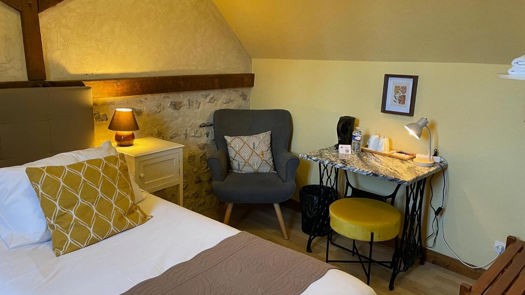 Logis Auberge Le Colombien - Hotel Et Restaurant Villandry Luaran gambar