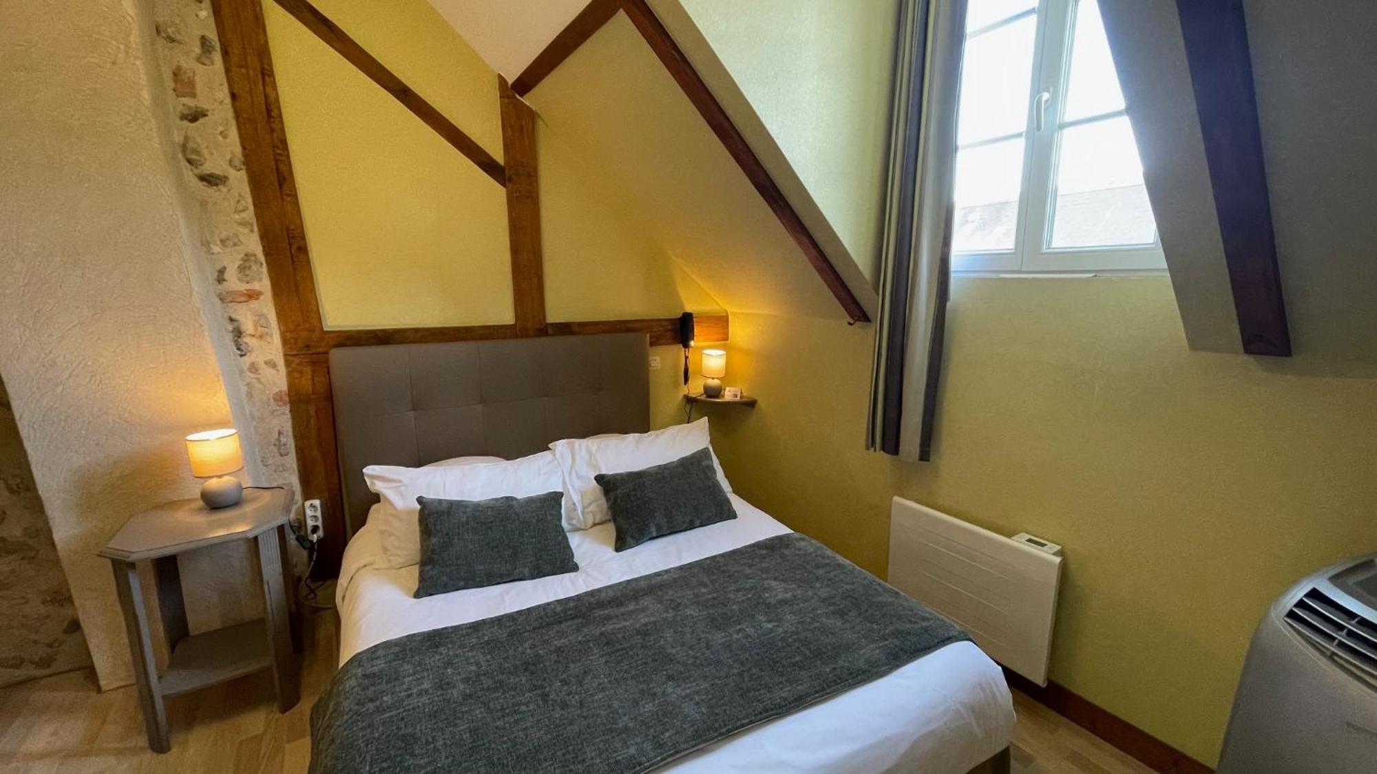 Logis Auberge Le Colombien - Hotel Et Restaurant Villandry Luaran gambar