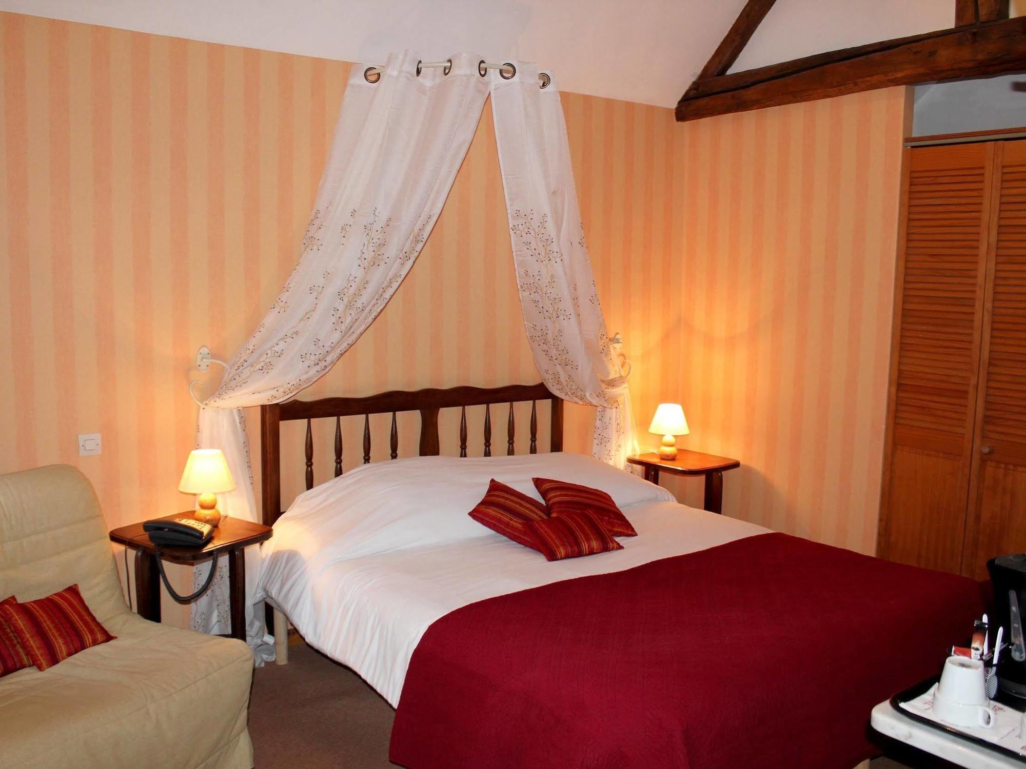 Logis Auberge Le Colombien - Hotel Et Restaurant Villandry Luaran gambar
