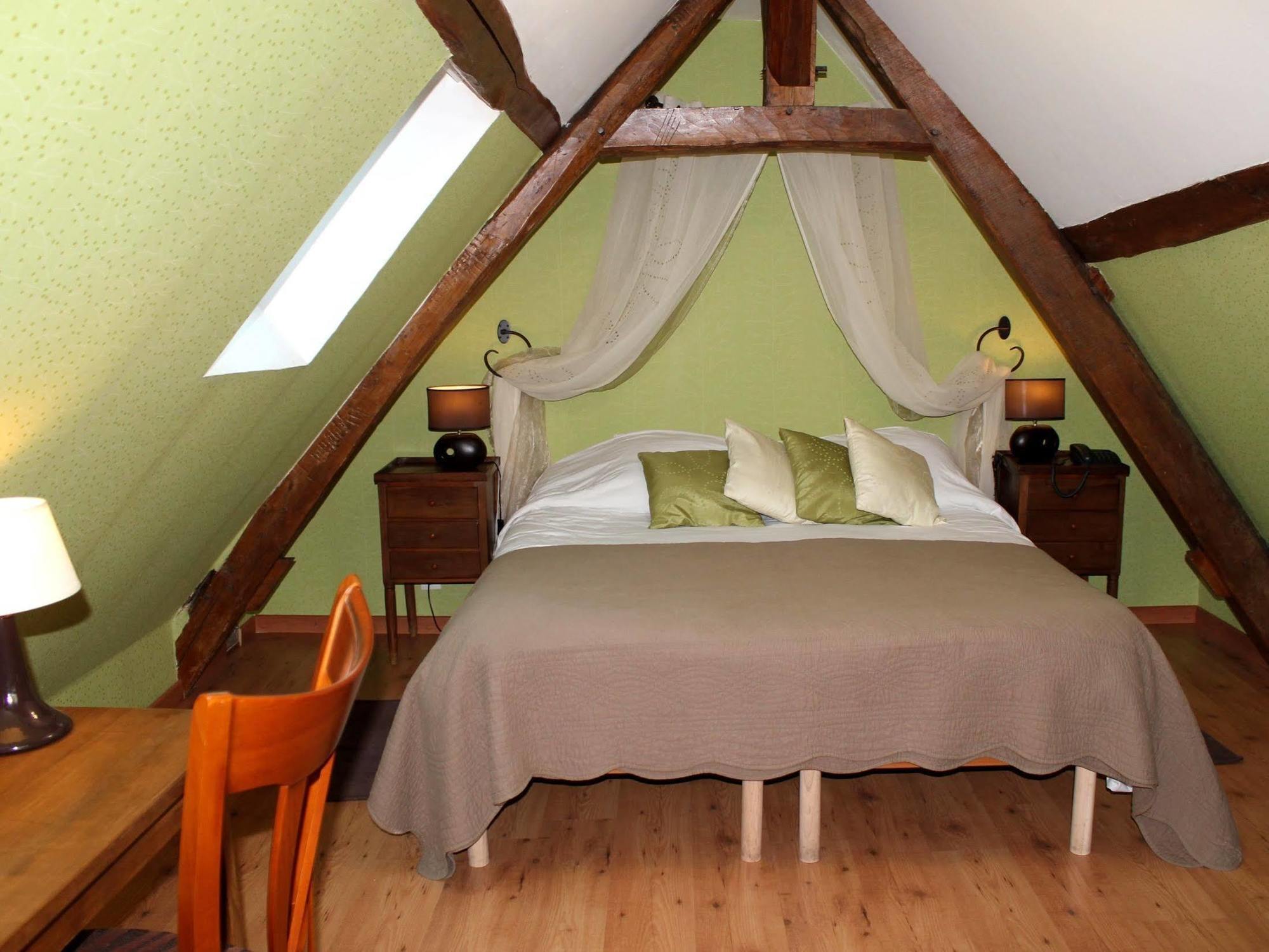 Logis Auberge Le Colombien - Hotel Et Restaurant Villandry Luaran gambar